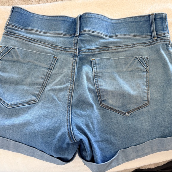 Apt9 stretch, midrise shorts - Picture 4 of 5